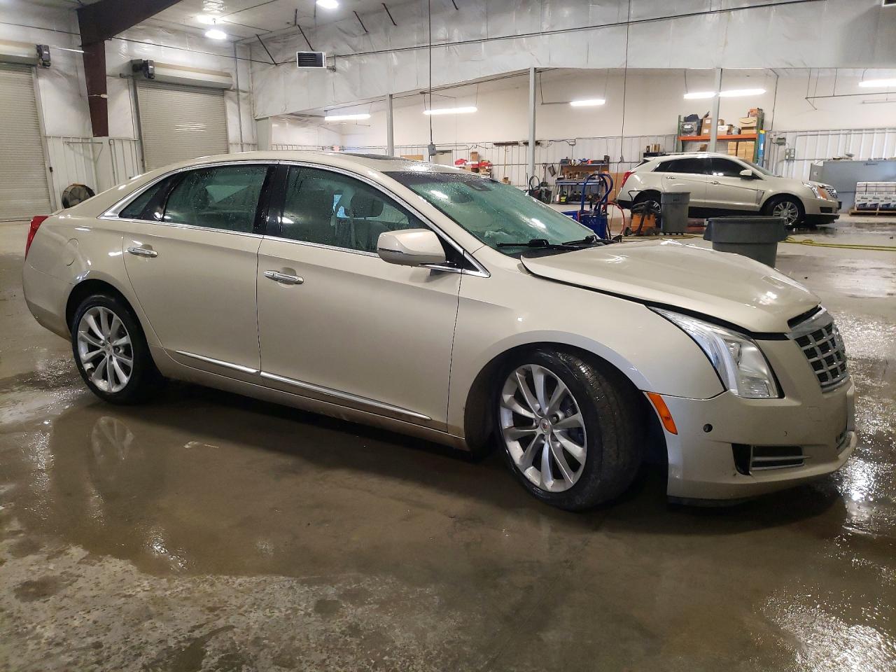 Cadillac XTS Luxury Collection