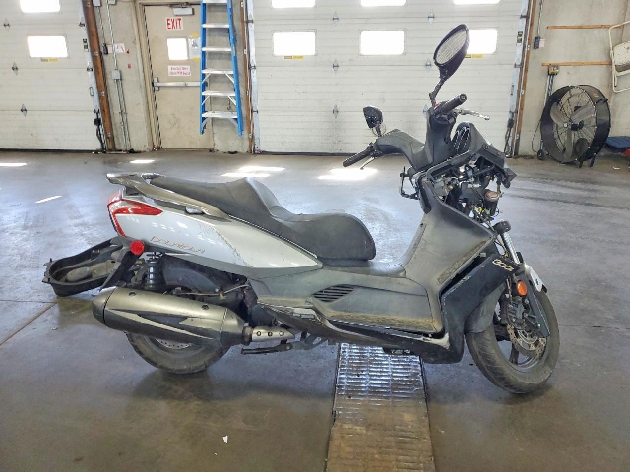 Salvage Kymco Usa Inc Scooter Image