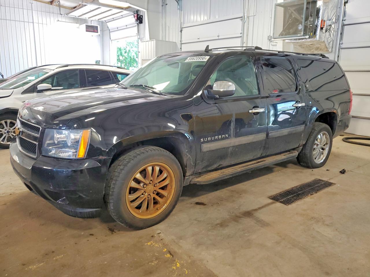 Salvage Chevrolet Suburban Image