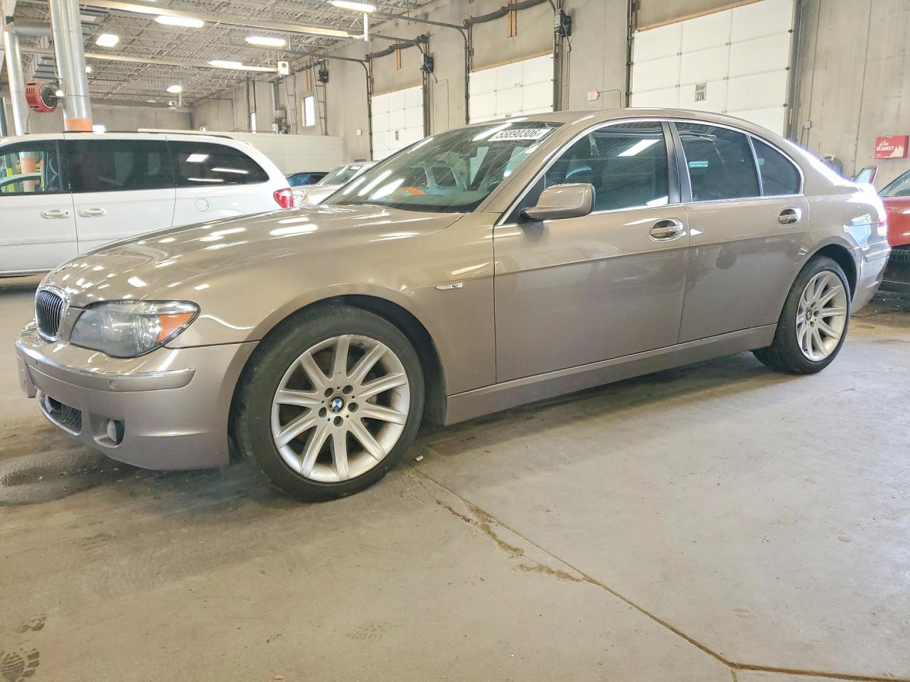 Salvage BMW 7 Series Image