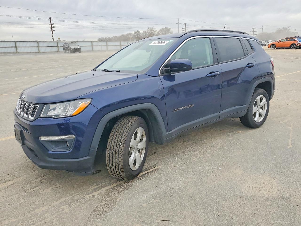 Salvage Jeep Compass Image