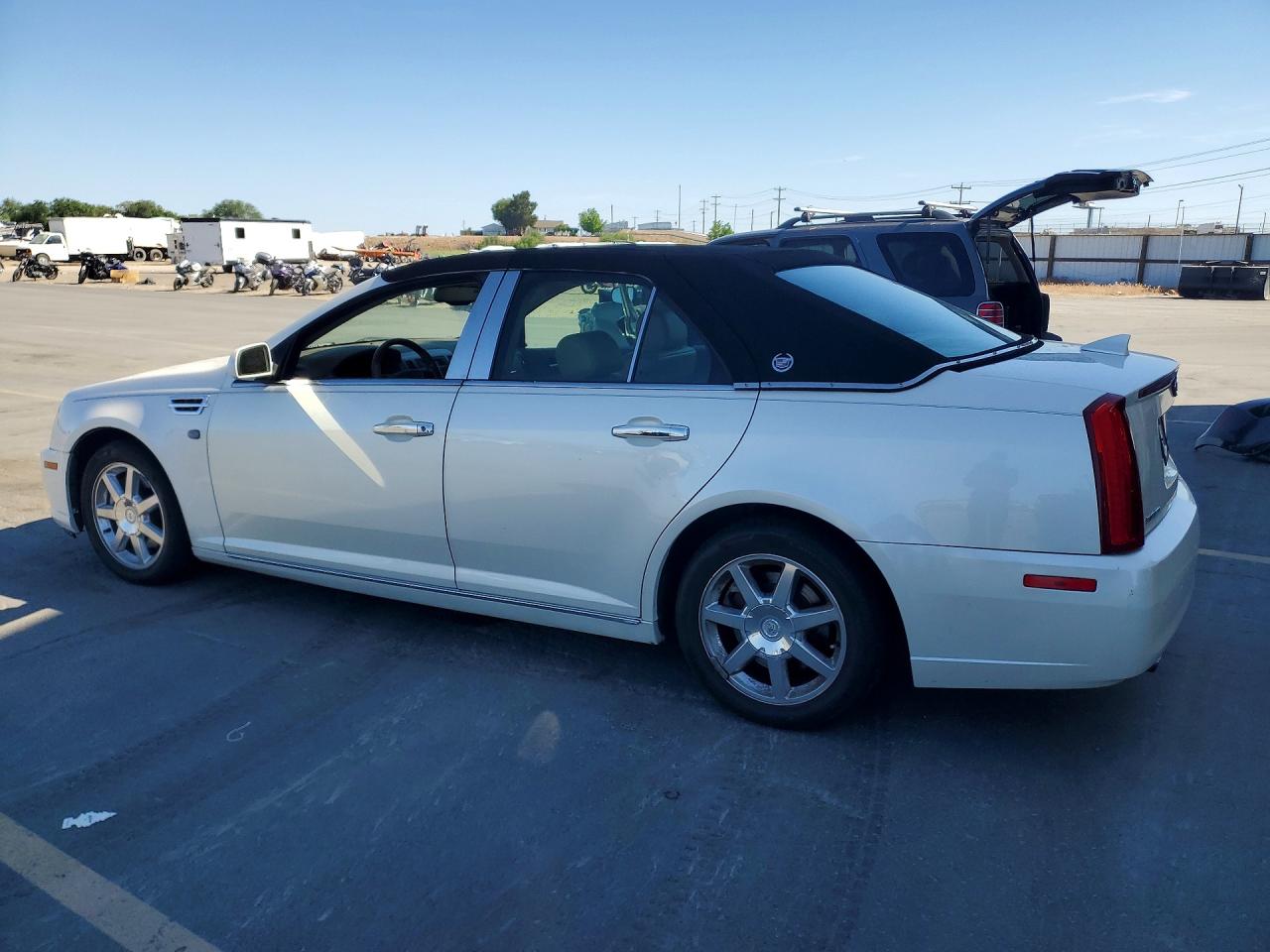 Cadillac STS