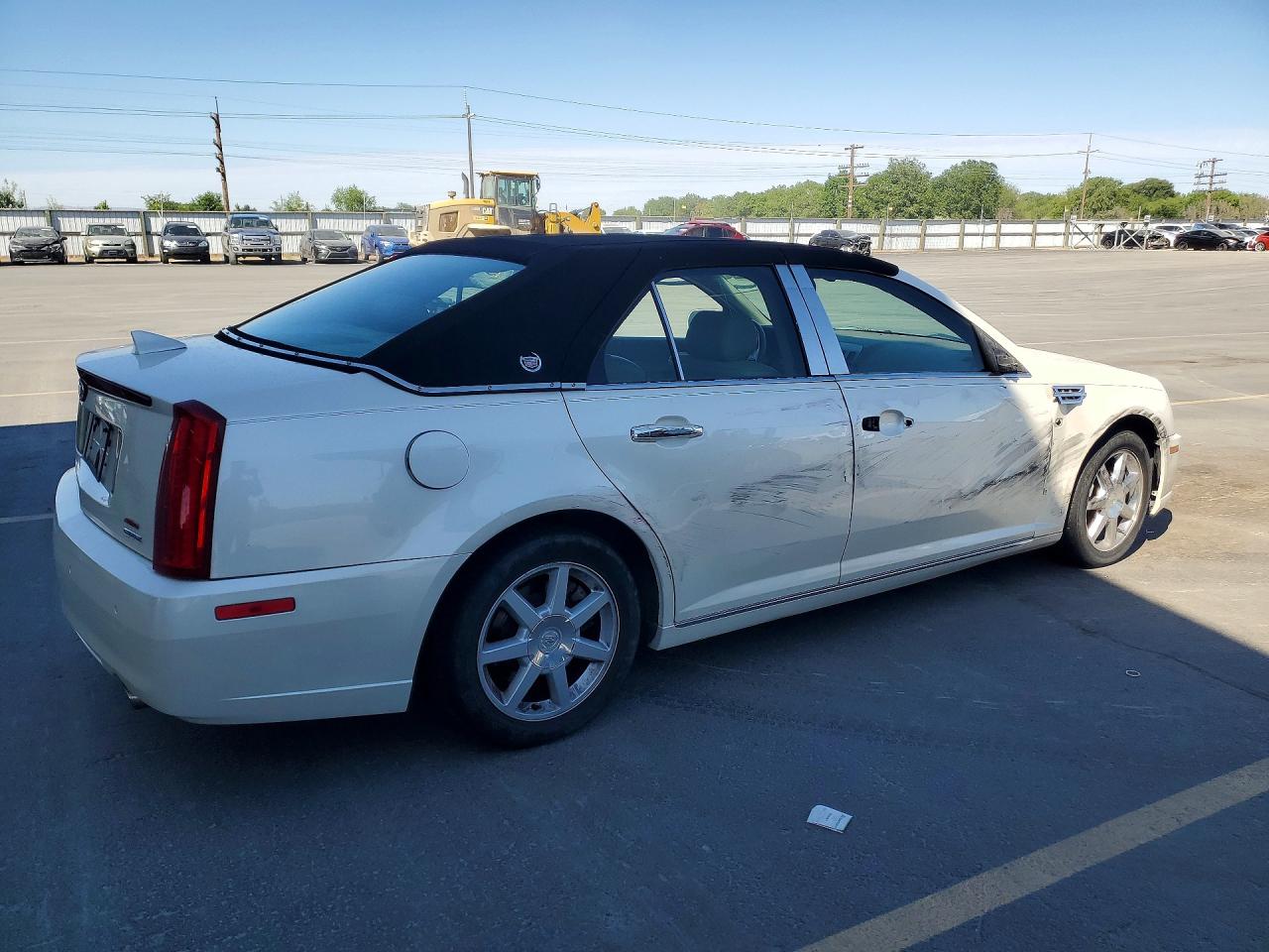 Cadillac STS