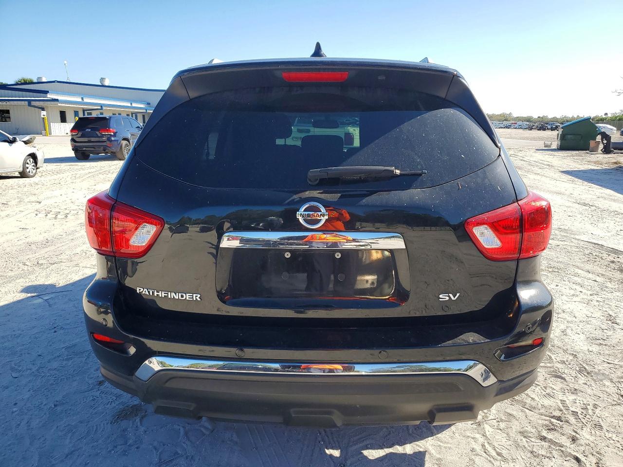 Nissan Pathfinder Sv