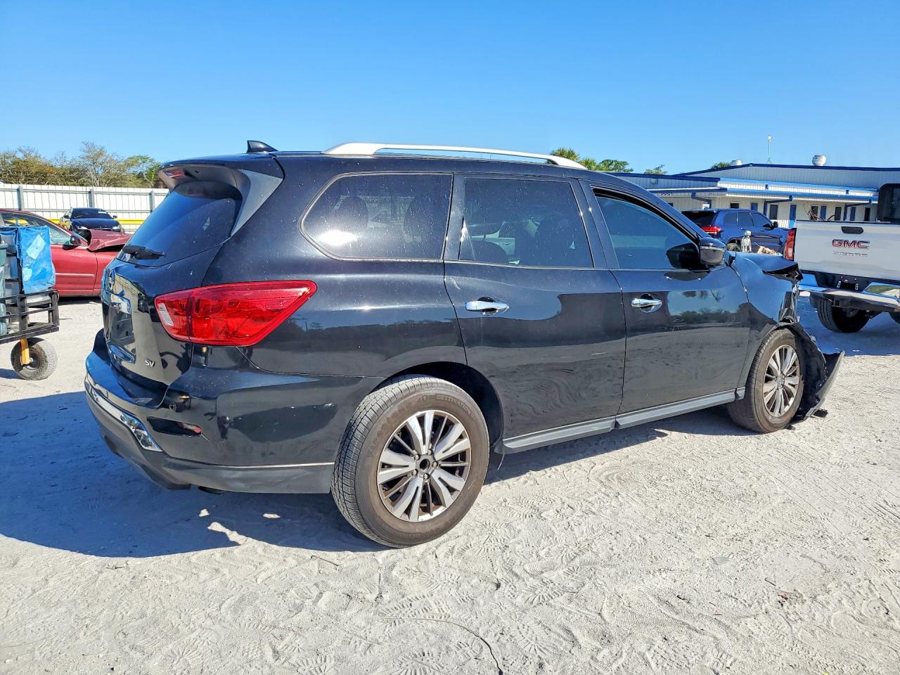 Nissan Pathfinder Sv