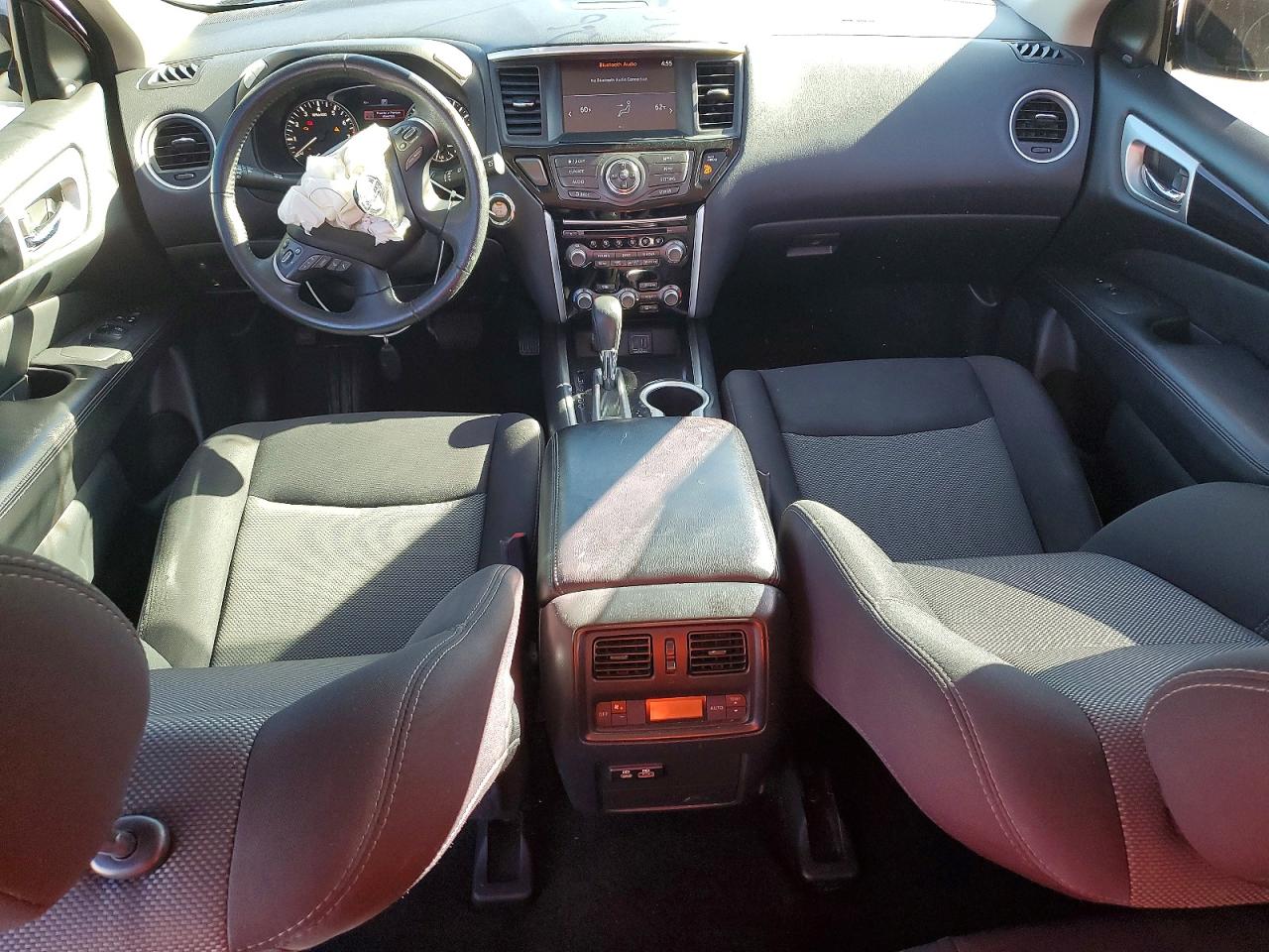 Nissan Pathfinder Sv