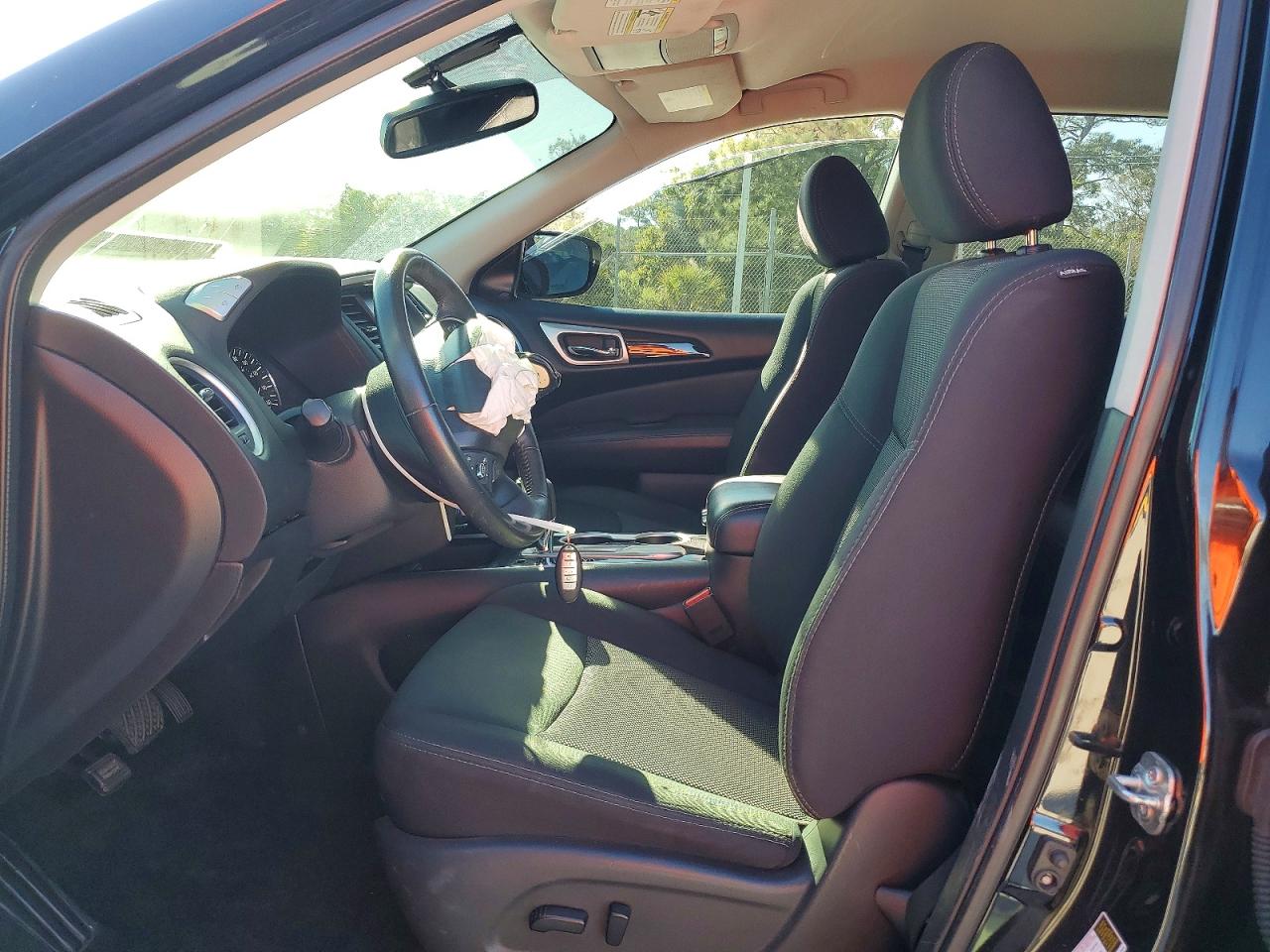 Nissan Pathfinder Sv