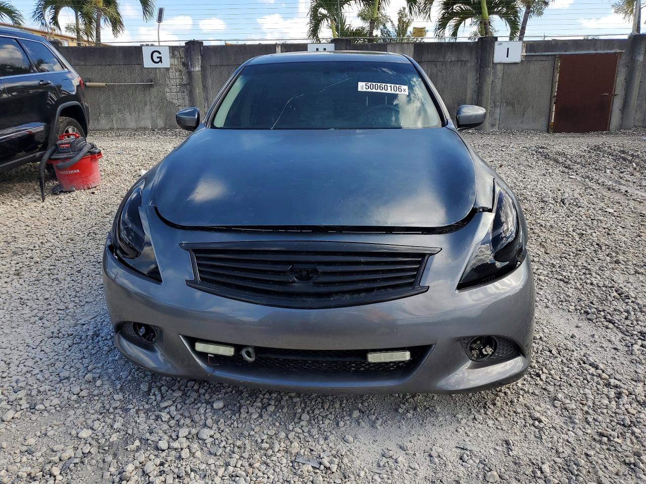 INFINITI G37 Journey