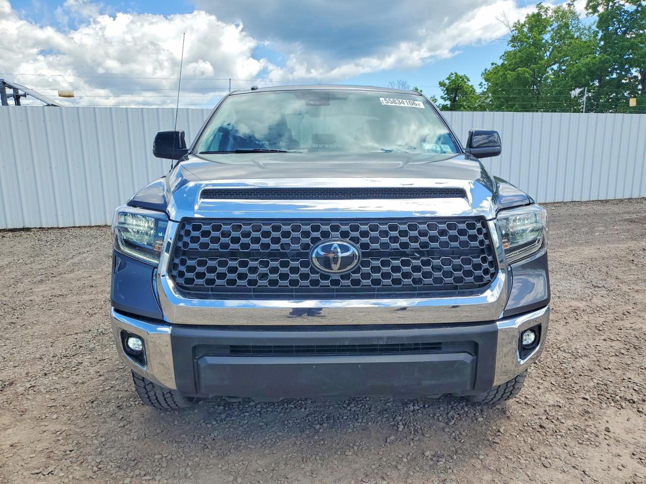 Toyota Tundra Crewmax Sr5