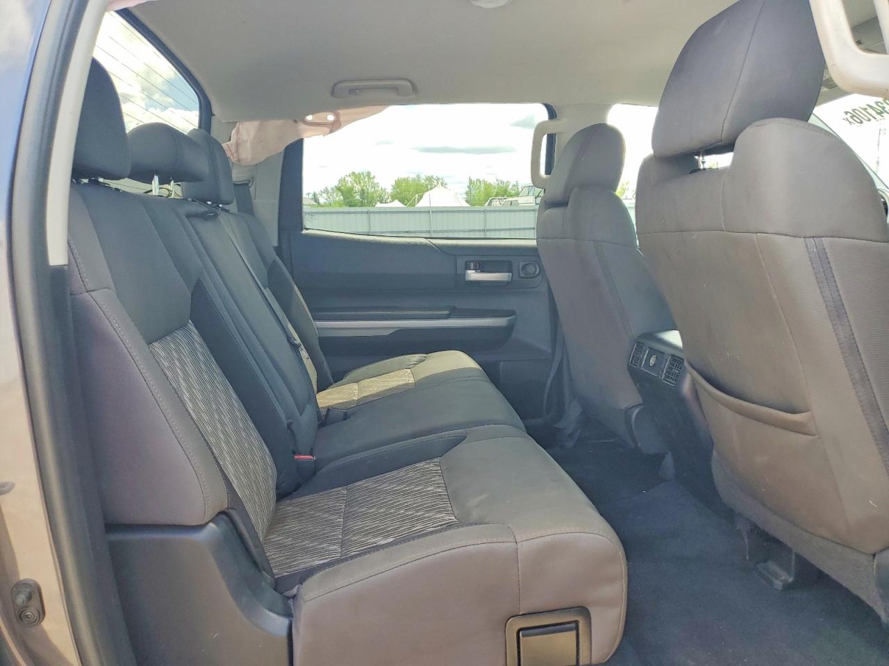 Toyota Tundra Crewmax Sr5