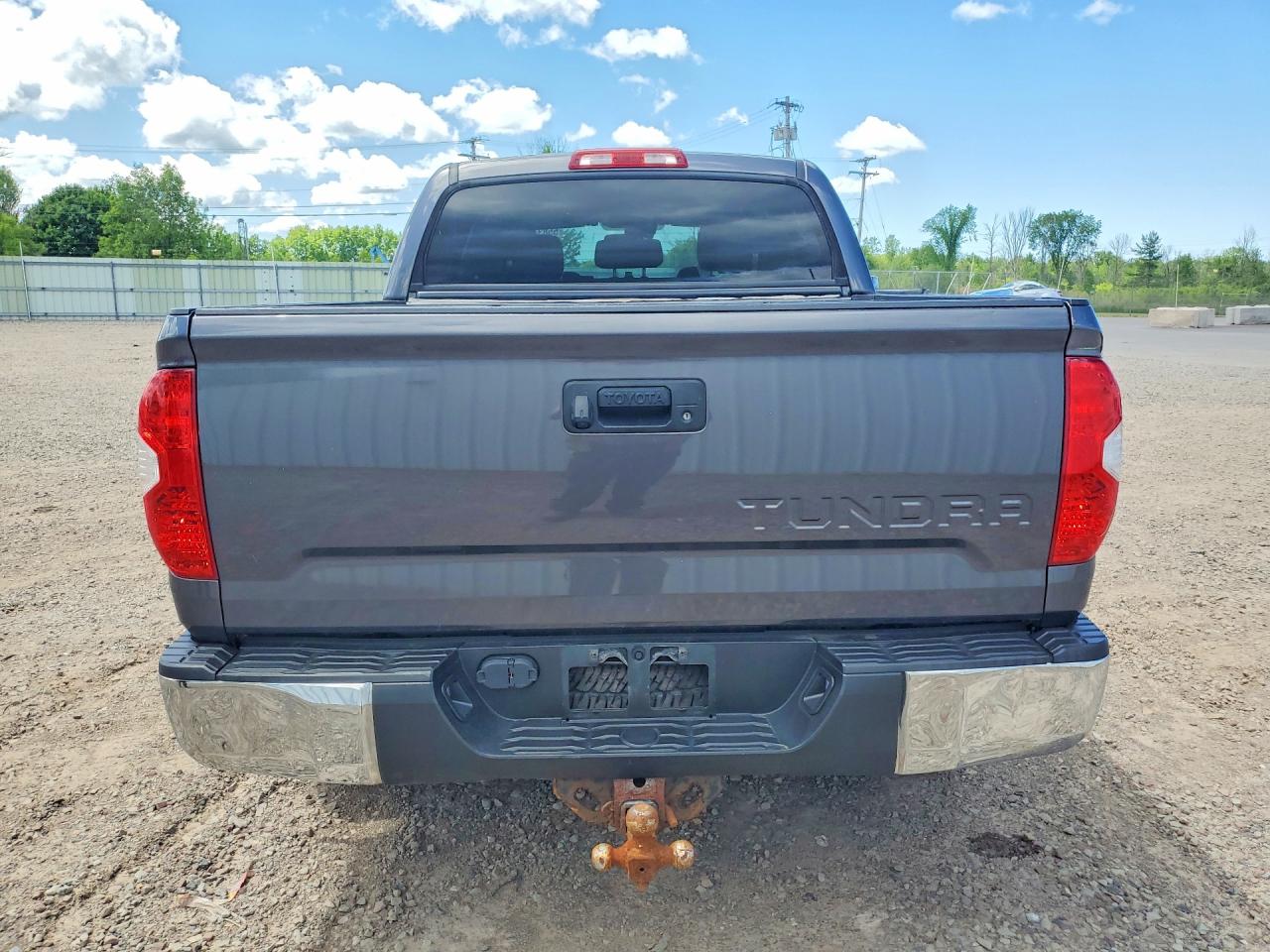 Toyota Tundra Crewmax Sr5