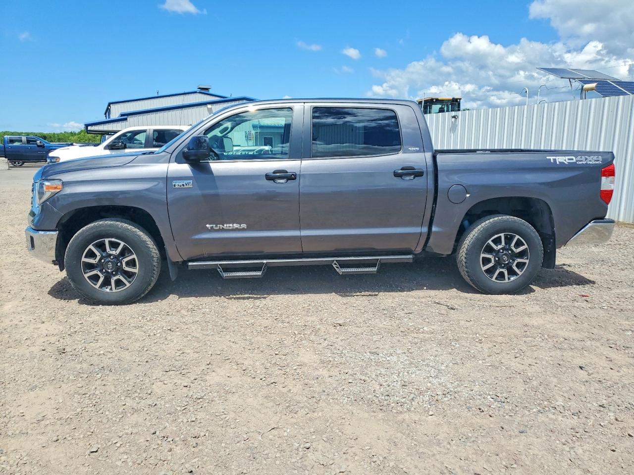 Toyota Tundra Crewmax Sr5