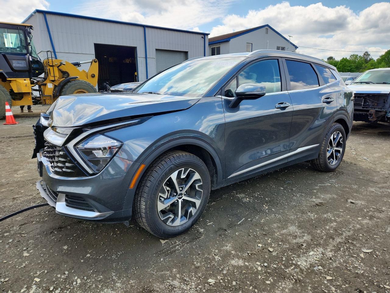 Salvage Kia Sportage Image