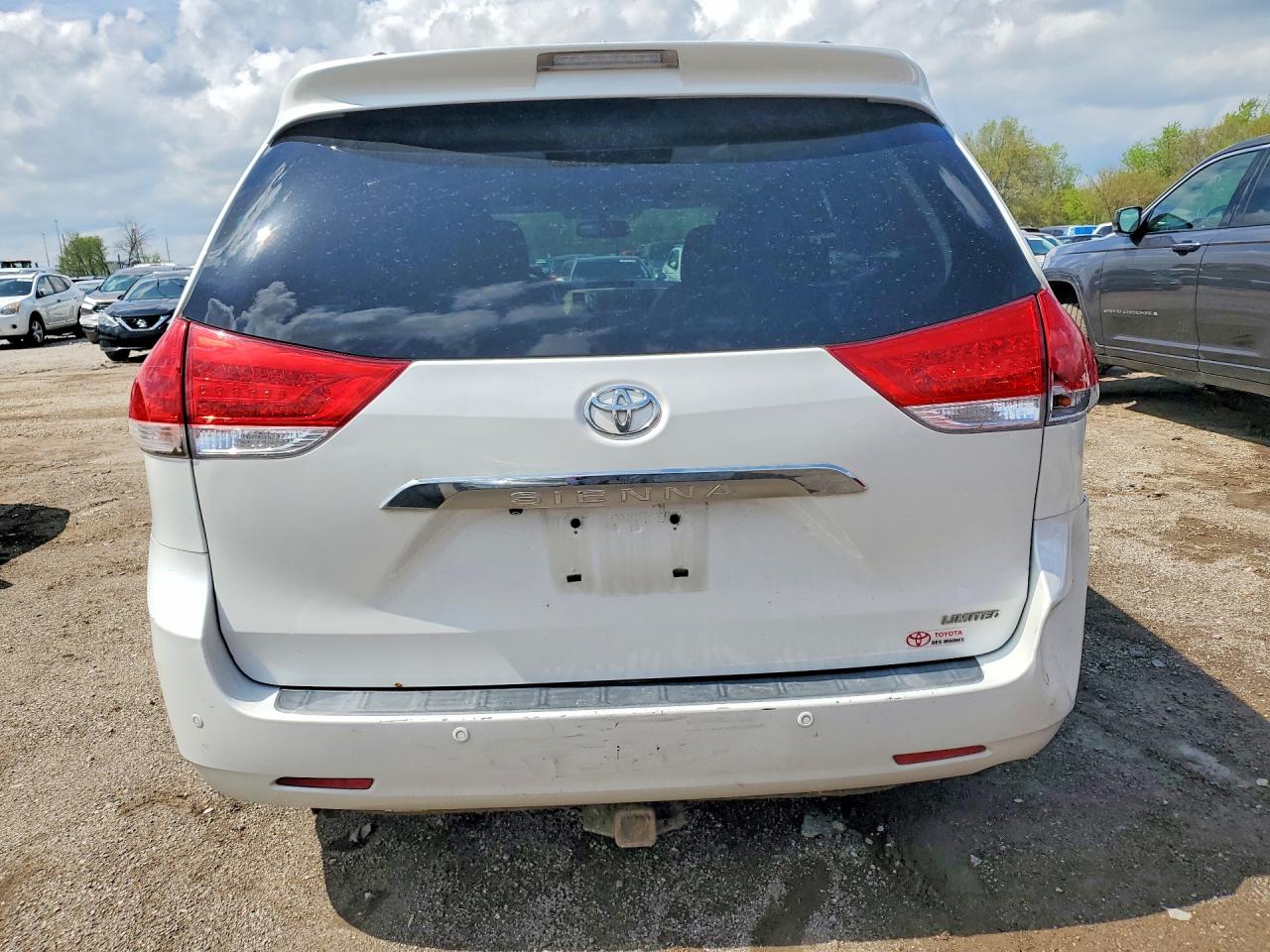 Toyota Sienna Limited 7-passenger