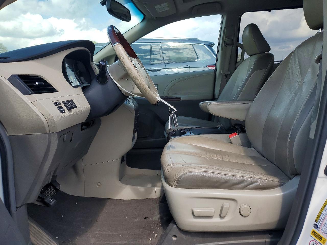 Toyota Sienna Limited 7-passenger