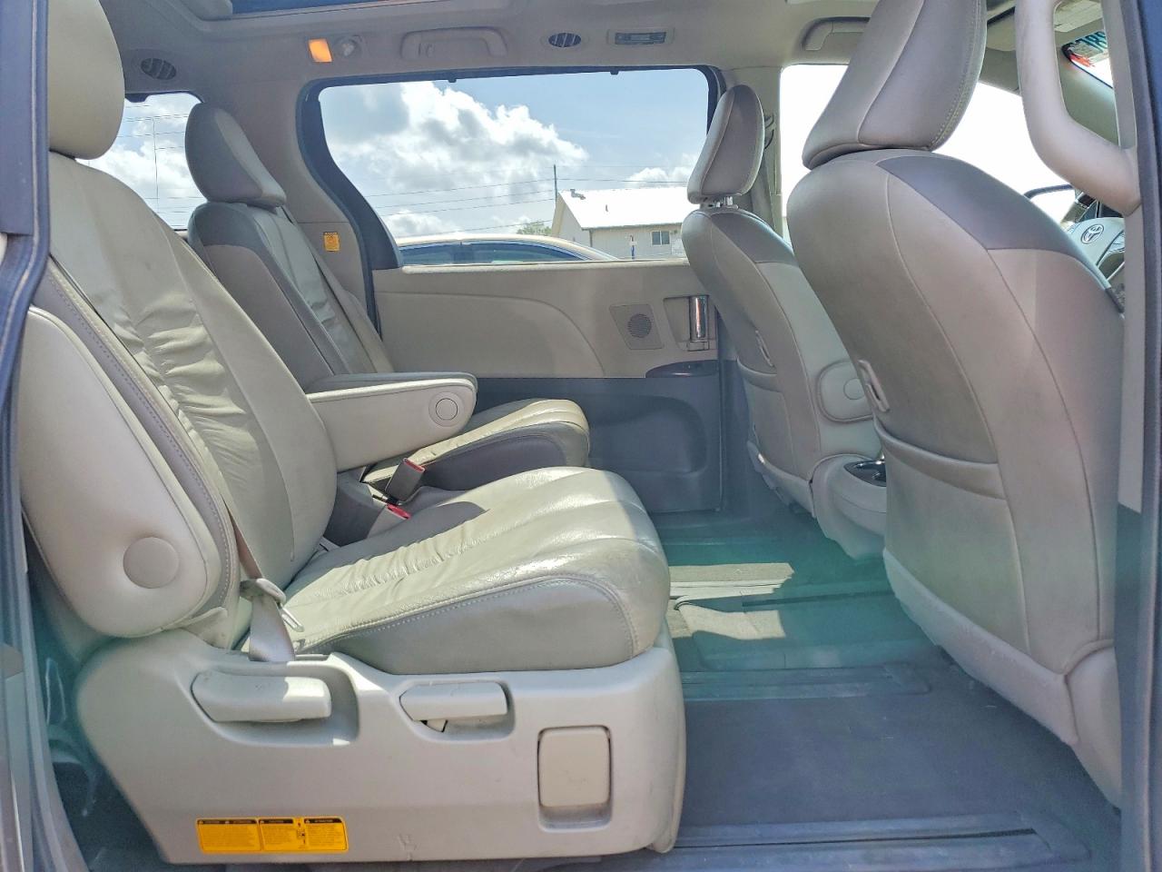 Toyota Sienna Limited 7-passenger