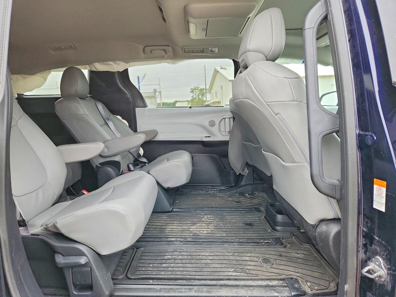 Toyota Sienna Xle 7-passenger