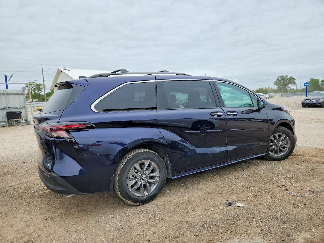 Toyota Sienna Xle 7-passenger