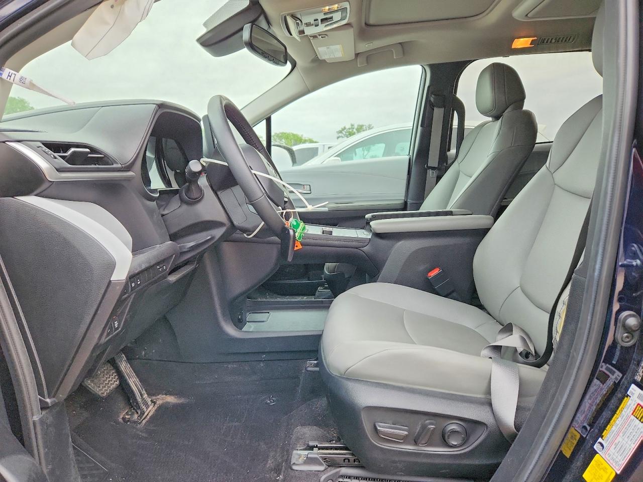 Toyota Sienna Xle 7-passenger