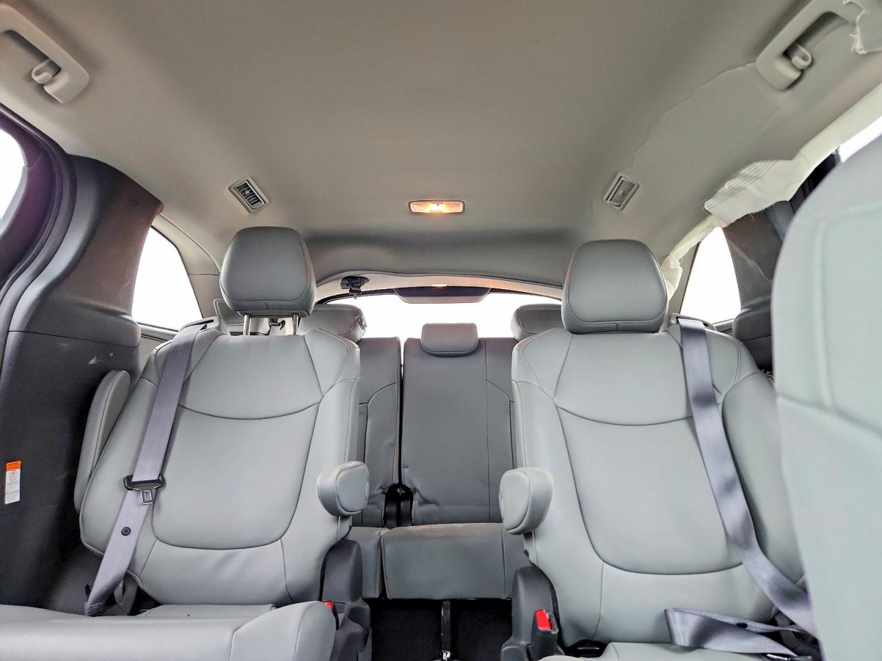 Toyota Sienna Xle 7-passenger