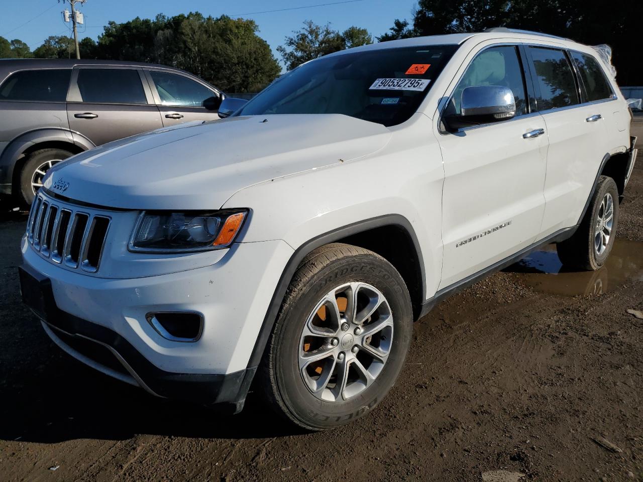 Salvage Jeep Grand Cherokee Image