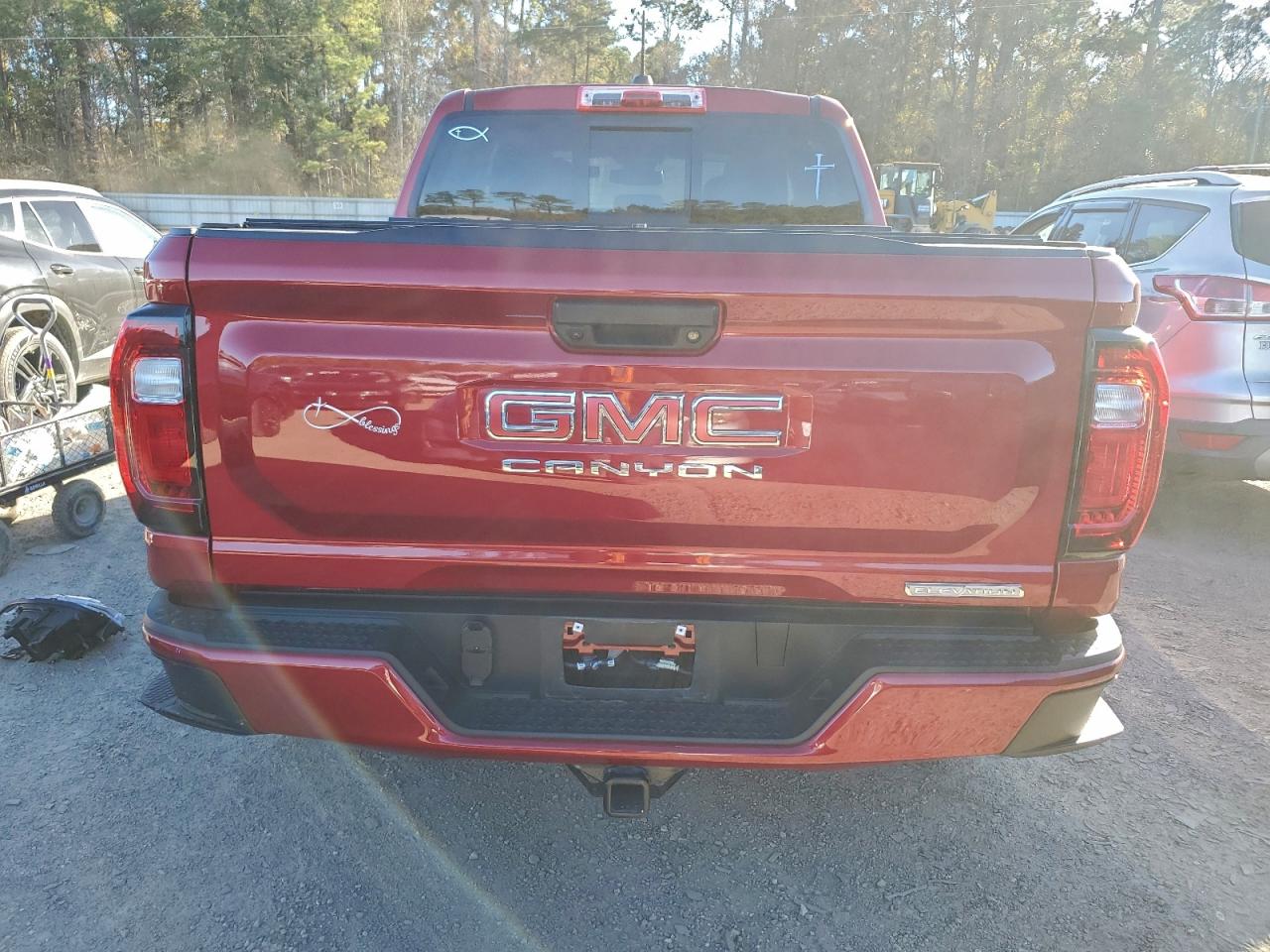 GMC Canyon Elevation