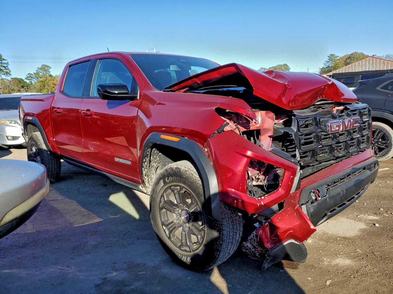 GMC Canyon Elevation