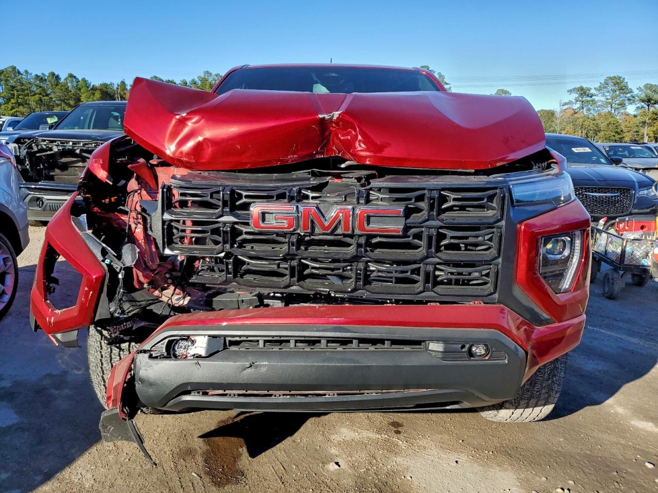 GMC Canyon Elevation