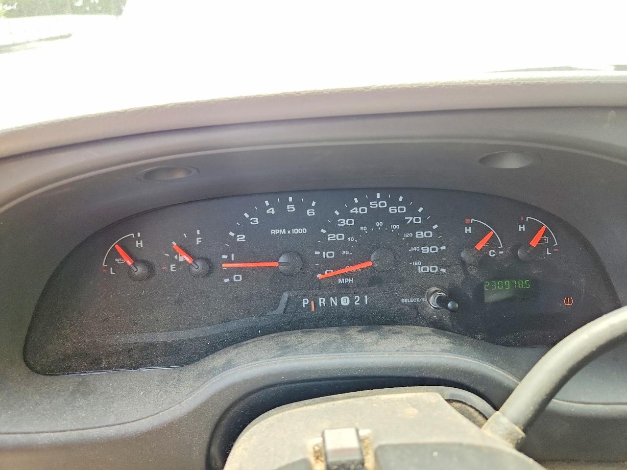 Ford Econoline E350 Super Duty Van