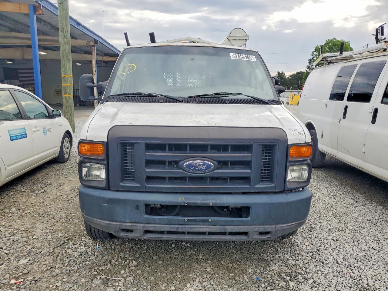 Ford Econoline E350 Super Duty Van