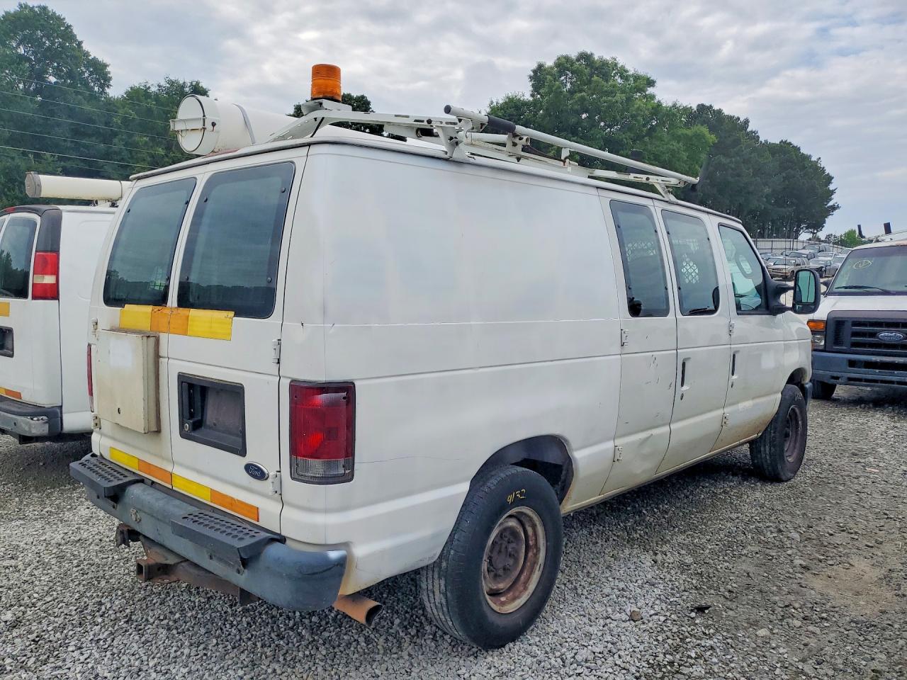 Ford Econoline E350 Super Duty Van