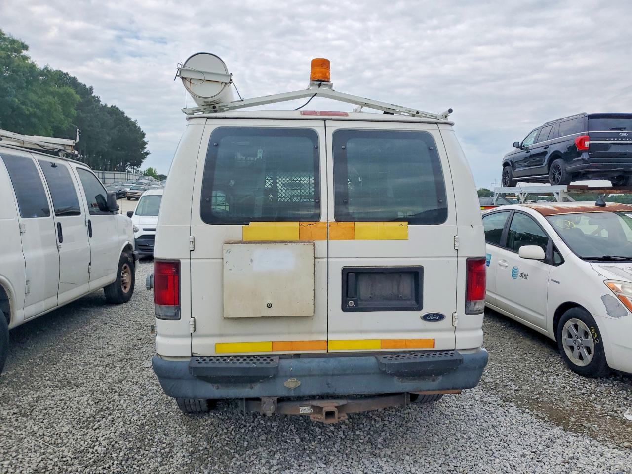 Ford Econoline E350 Super Duty Van