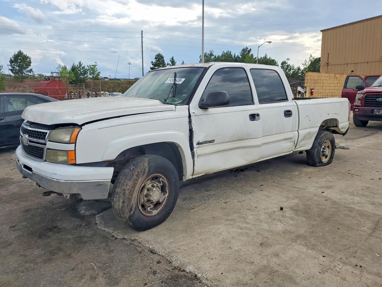 Salvage Chevrolet Silverado Image