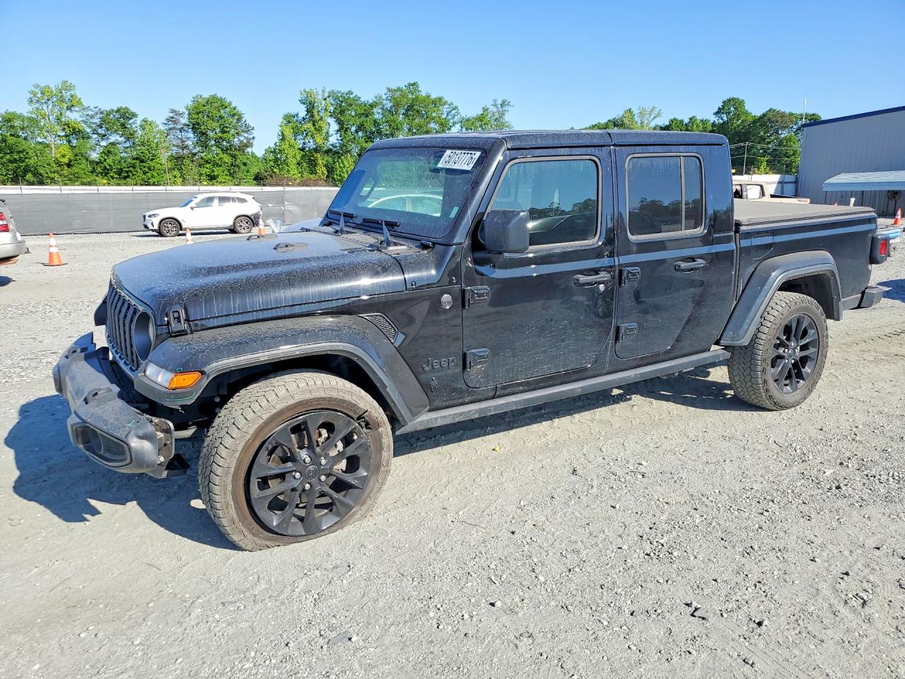 Salvage Jeep Gladiator Image