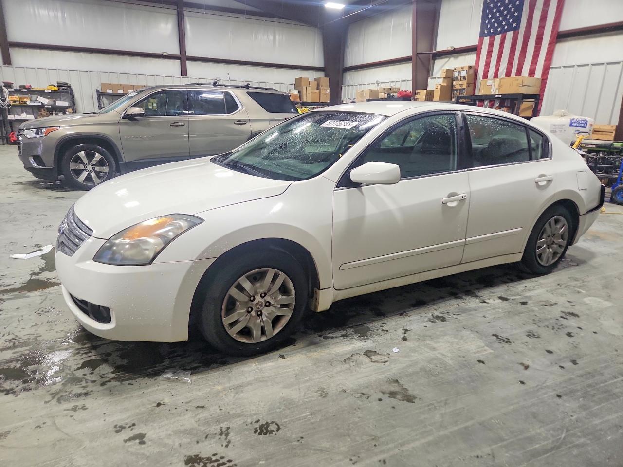 Salvage Nissan Altima Image