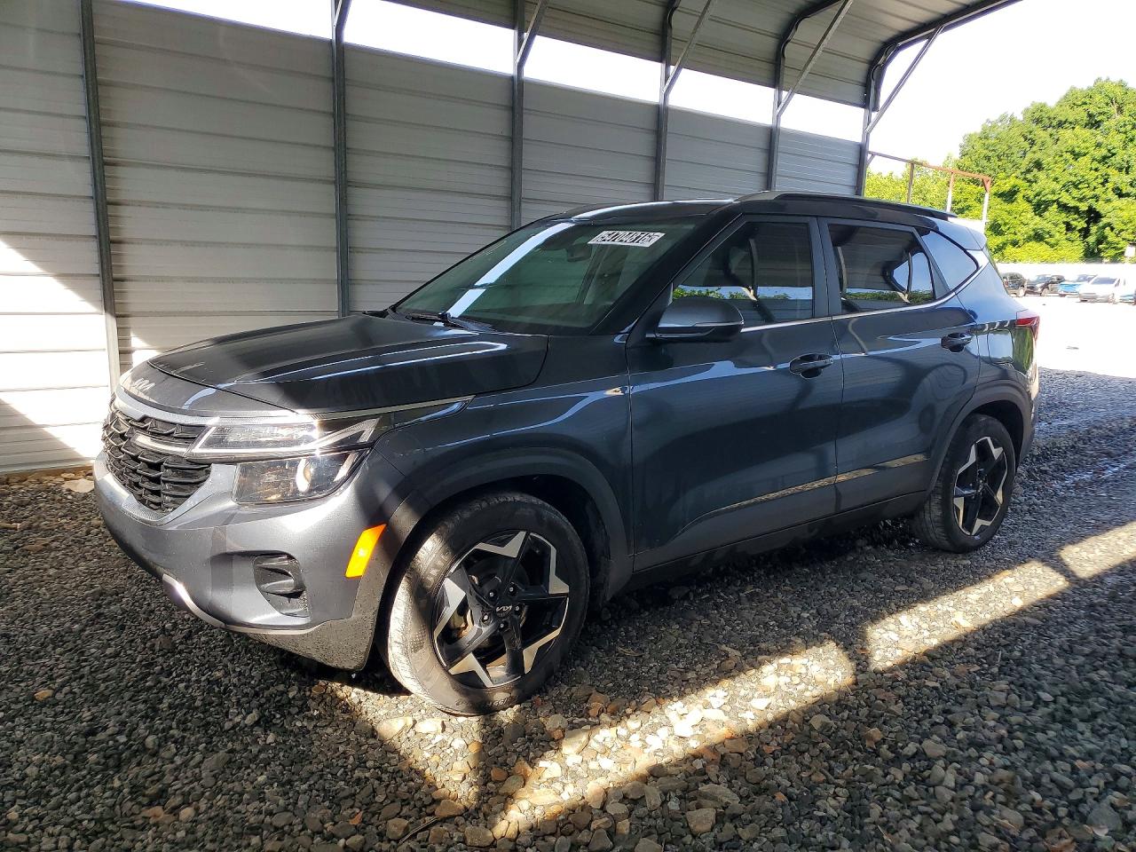 Salvage Kia Seltos Image