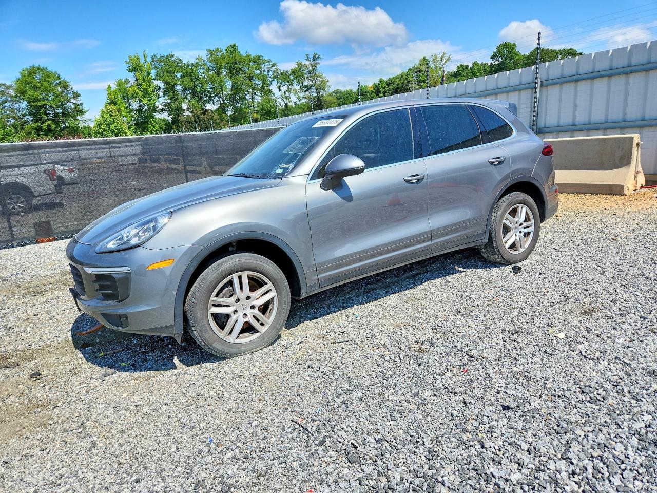 Salvage Porsche Cayenne Image