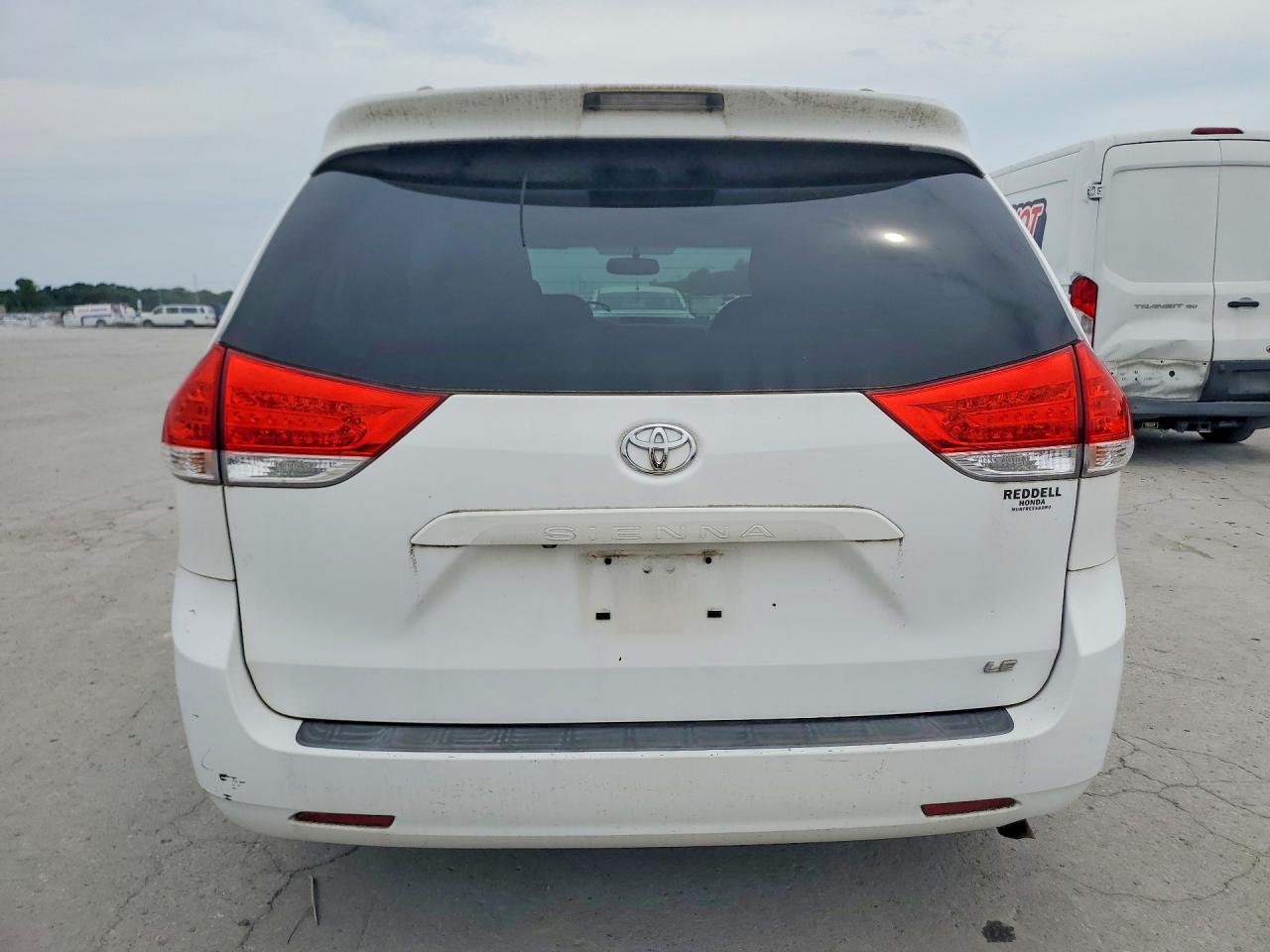 Toyota Sienna Le
