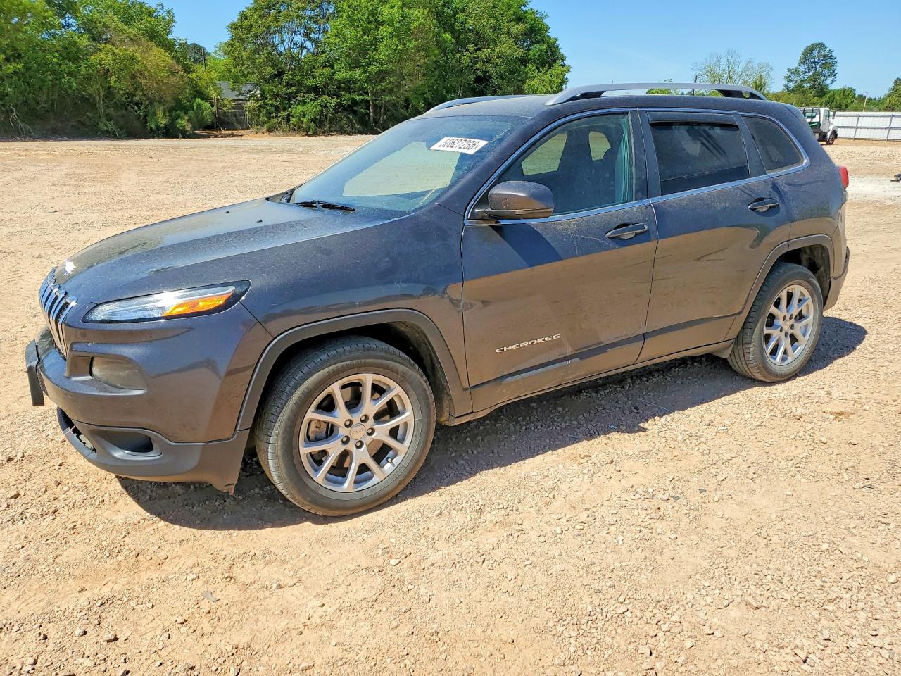 Salvage Jeep Cherokee Image