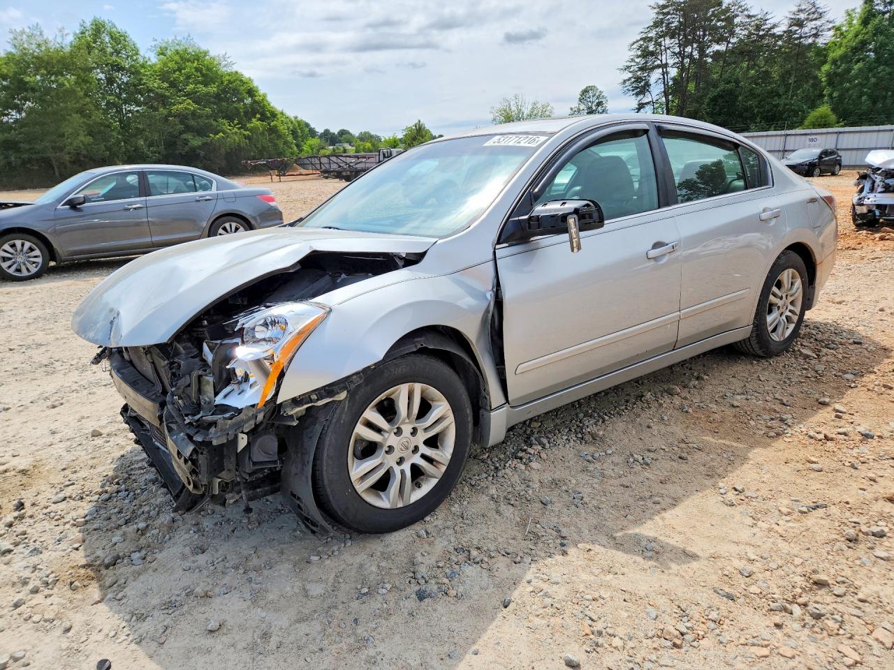 Salvage Nissan Altima Image