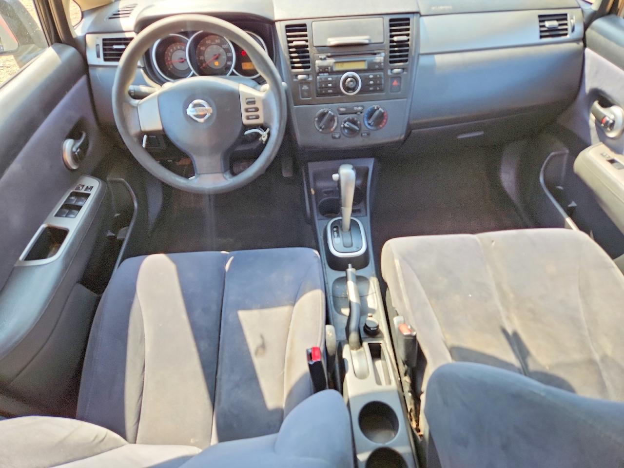 Nissan Versa 1.8 S