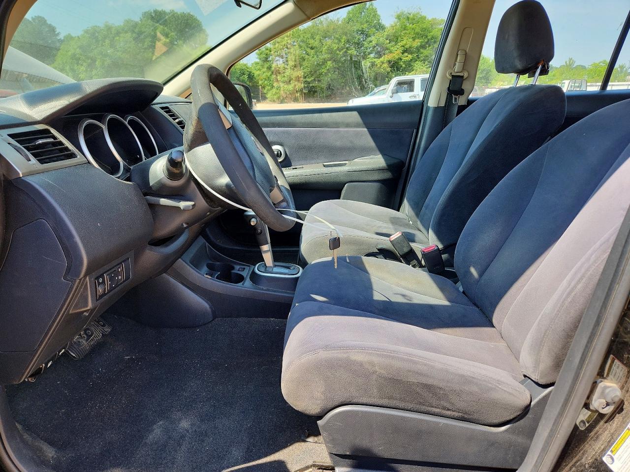 Nissan Versa 1.8 S