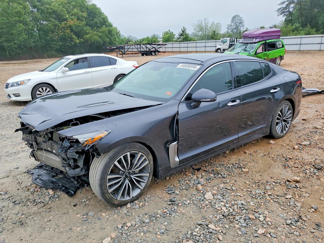 Salvage Kia Stinger Image