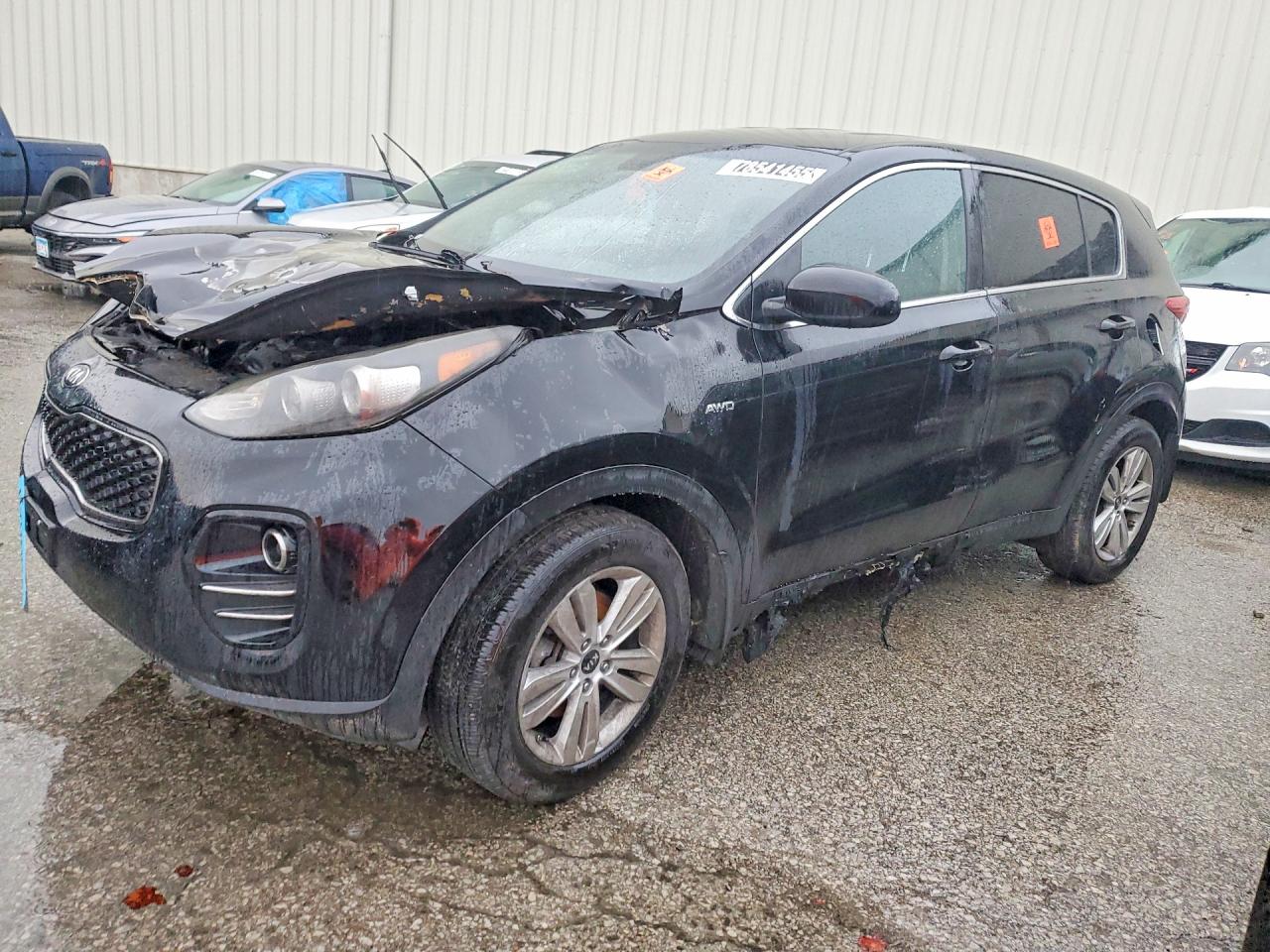 Salvage Kia Sportage Image