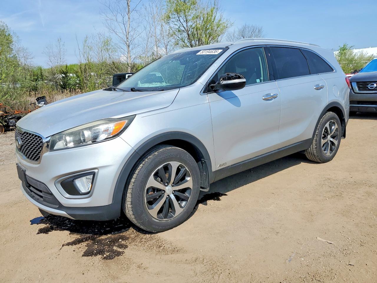 Salvage Kia Sorento Image