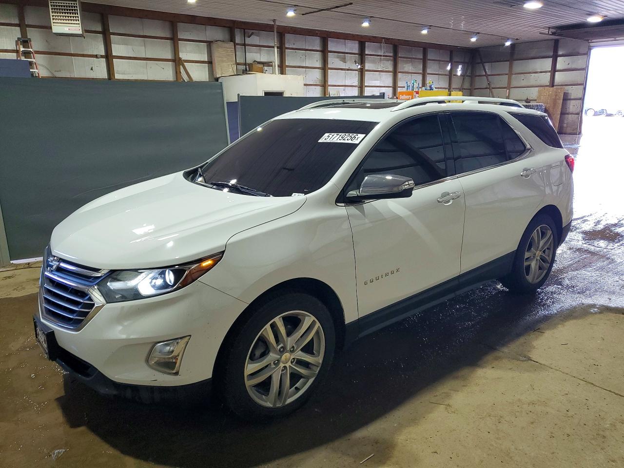 Salvage Chevrolet Equinox Image