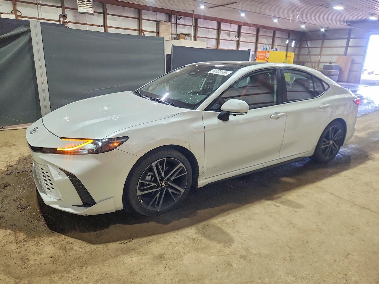 Salvage Toyota Camry Image