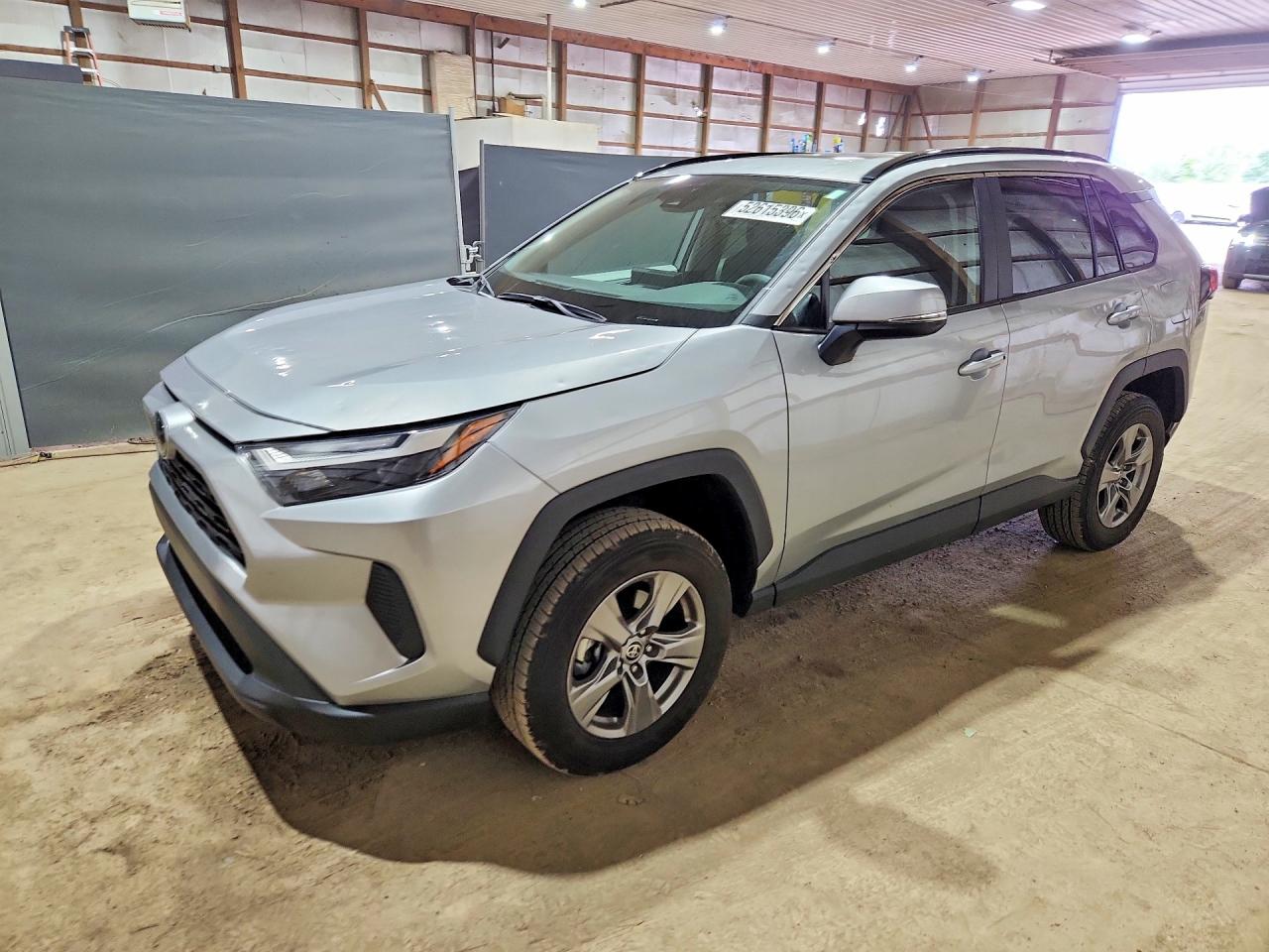 Salvage Toyota RAV4 Image