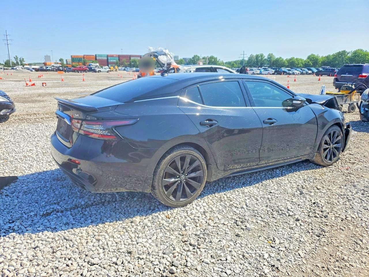 Nissan Maxima Sr