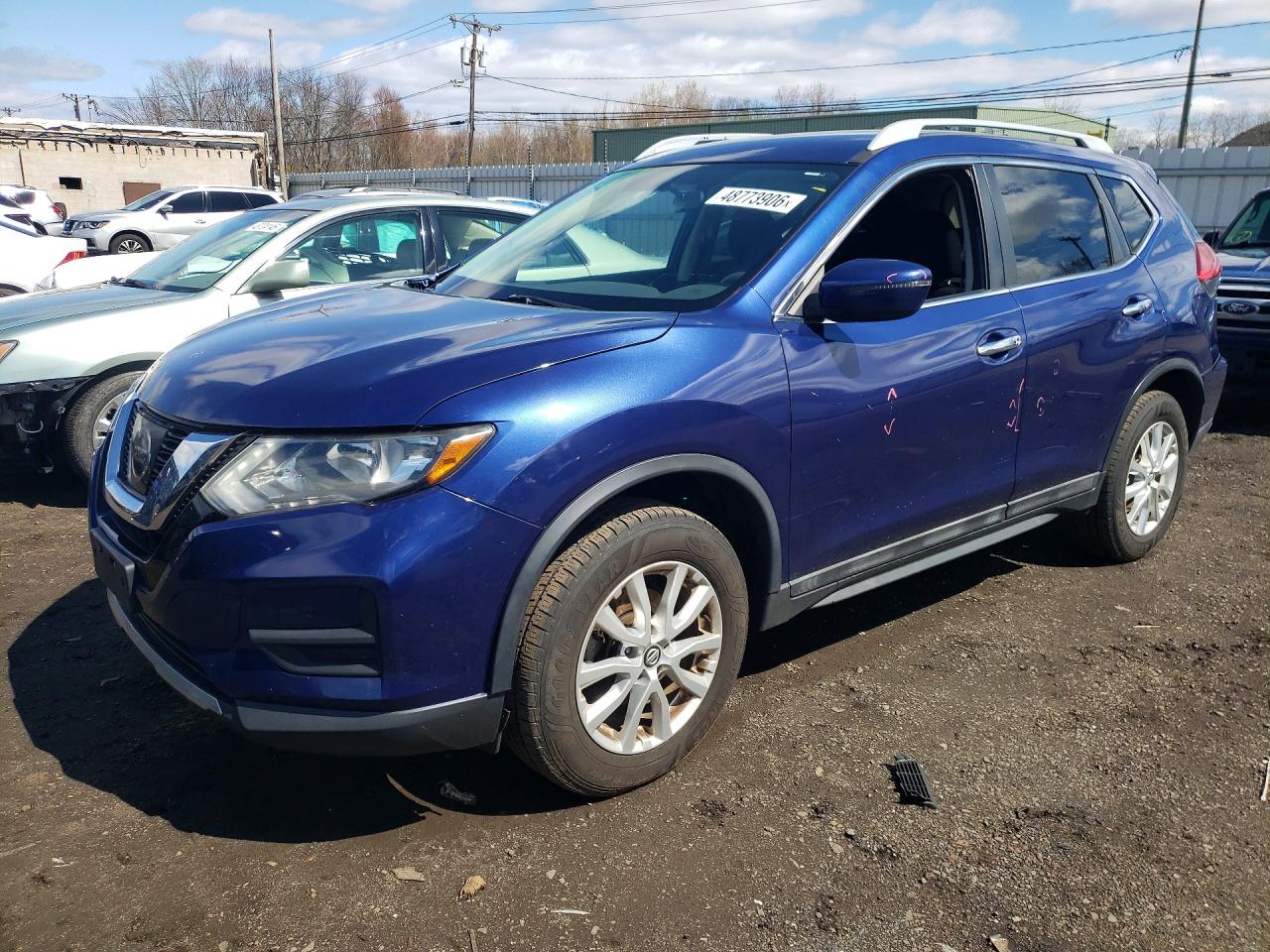 Salvage Nissan Rogue Image